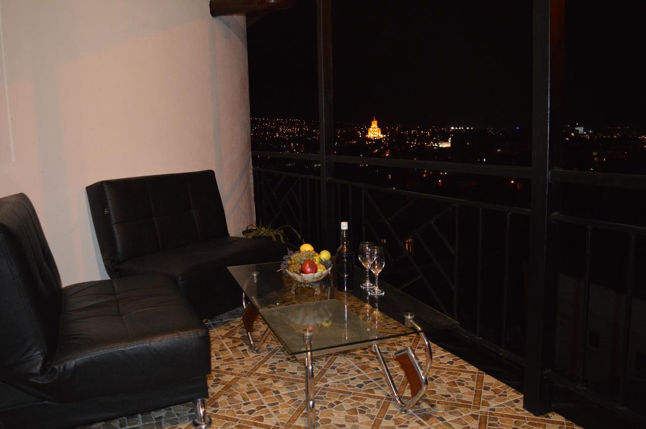 Ferienwohnung Terasa Mtacminda Tbilisi Exterior foto